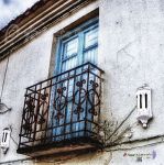 Balcon azul y blanco roto.jpg